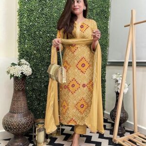 GoSriKi Women's Rayon Viscose Straight Bandhej Printed Kurta with Pant & Dupatta Cream